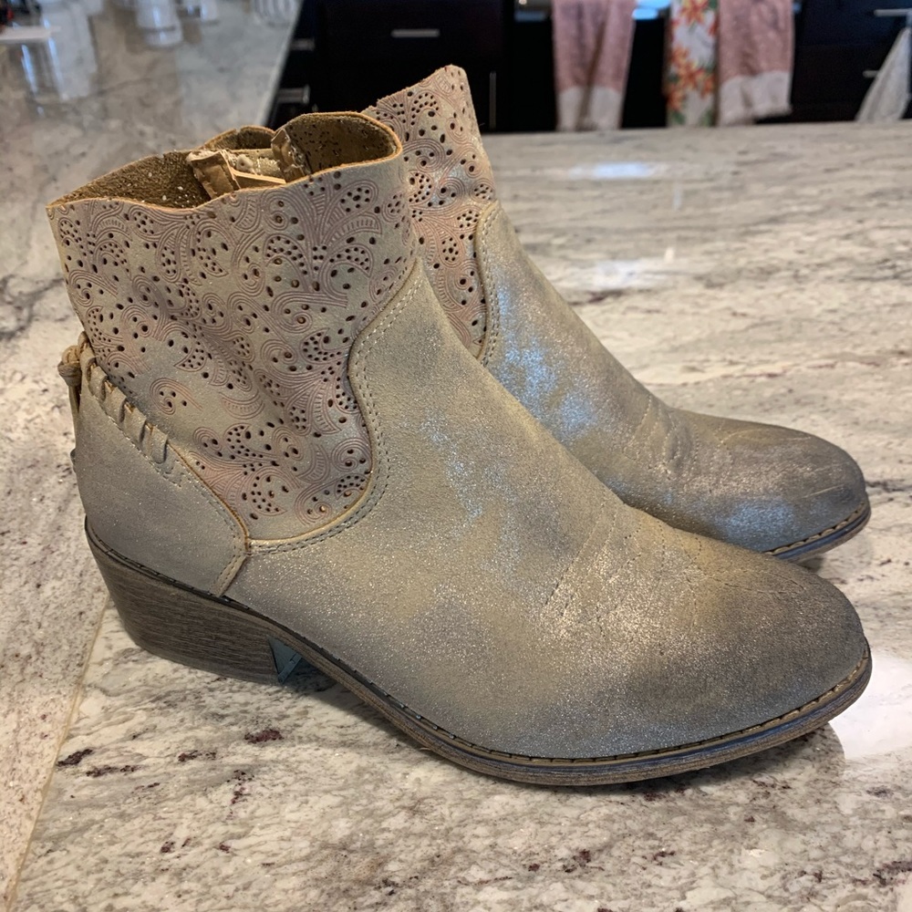 Sparkly cowboy boots